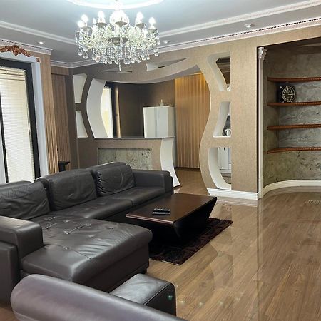 Cosy Apartment In The City Centre Тбілісі Екстер'єр фото